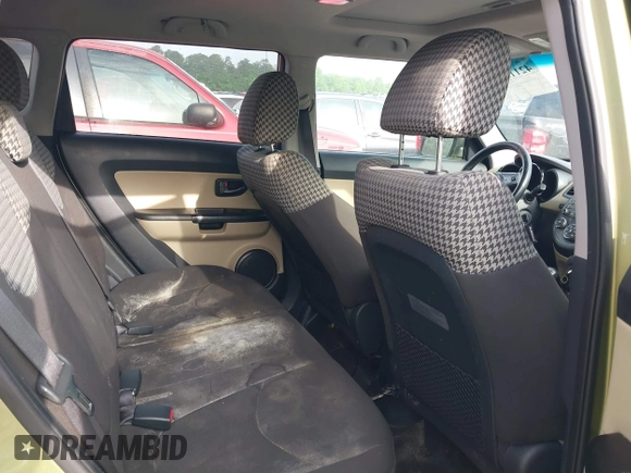 2011 Kia Soul + with VIN KNDJT2A29B7316532, listed as a IAAI auction lot 42112069 with 272,994 mi miles. Bid and sale history available at carsss.com. Image 8.