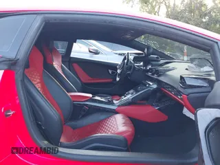 2017 Lamborghini Huracan z VIN ZHWUC2ZF9HLA07464, wystawiony jako IAAI lot #40491332 z przebiegiem 15 069 mil mil oraz . Historia ofert i sprzedaży dostępna na DreamBid. Obrazek 5.