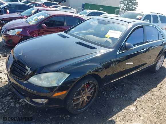 2007 Mercedes-Benz S-Class 5.5L V8 with VIN WDDNG86X97A090361, listed as a IAAI auction lot 41976832 with 210,763 mi miles. Bid and sale history available at carsss.com. Image 17.