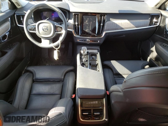 2023 Volvo V90 Ultimate with VIN YV4062NCXP1161289, listed as a Copart auction lot 39721384 with 4,467 mi miles and . Bid and sale history available at DreamBid. Image 8.
