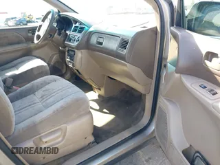 2003 Toyota Sienna LE with VIN 4T3ZF13C03U555015, listed as a IAAI auction lot 42202984 with 260,895 mi miles and . Bid and sale history available at carsss.com. Image 5.