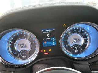 2014 Chrysler 300 with VIN 2C3CCAET3EH109234, listed as a Copart auction lot 82527694 with 124,802 mi miles and Salvage Title. Bid and sale history available at carsss.com. Image 9.