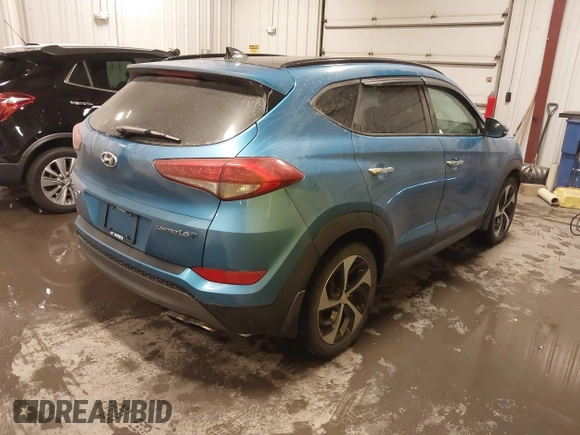2016 Hyundai Tucson Limited with VIN KM8J33A27GU085639, listed as a IAAI auction lot 41733158 with 111,155 mi miles. Bid and sale history available at carsss.com. Image 4.