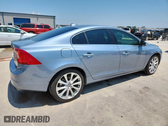 2018 Volvo S60 Inscription z VIN LYV402HK2JB170660, wystawiony jako Copart lot #58924785 z przebiegiem 60 871 mil mil oraz Szkoda całkowita • Salvage title. Historia ofert i sprzedaży dostępna na DreamBid. Obrazek 3.