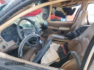 1996 Ford Explorer XLT z VIN 1FMDU32P7TZA99462, wystawiony jako Copart lot #67788154 z przebiegiem 195 839 mil mil oraz Szkoda całkowita • Salvage title. Historia ofert i sprzedaży dostępna na DreamBid. Obrazek 7.