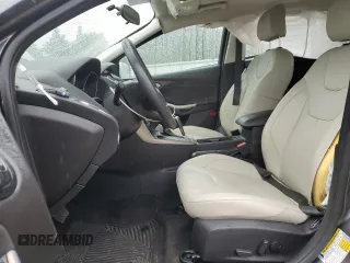 2018 Ford Focus Titanium z VIN 1FADP3N21JL295883, wystawiony jako Copart lot #59051015 z przebiegiem 43 284 mil mil oraz Szkoda całkowita • Salvage title. Historia ofert i sprzedaży dostępna na DreamBid. Obrazek 7.