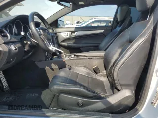 2013 Mercedes-Benz C 250 z VIN WDDGJ4HB5DF957872, wystawiony jako Copart lot #52999035 z przebiegiem 155 348 mil mil oraz Czysty tytuł • Clean title. Historia ofert i sprzedaży dostępna na DreamBid. Obrazek 7.