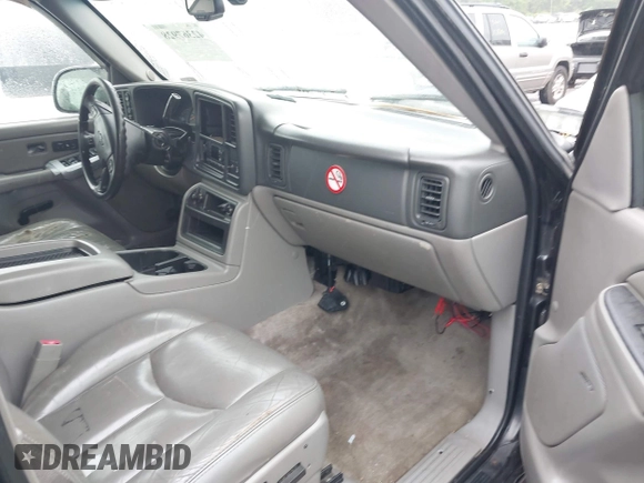 2006 Chevrolet Suburban LS z VIN 1GNFK16Z26J142019, wystawiony jako IAAI lot #42367928 z przebiegiem 397 927 mil mil oraz . Historia ofert i sprzedaży dostępna na DreamBid. Obrazek 5.