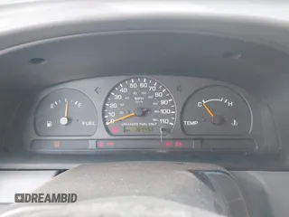 1998 Nissan Frontier XE z VIN 1N6DD26S7WC389105, wystawiony jako IAAI lot #42054733 z przebiegiem 164 453 mil mil oraz . Historia ofert i sprzedaży dostępna na DreamBid. Obrazek 7.