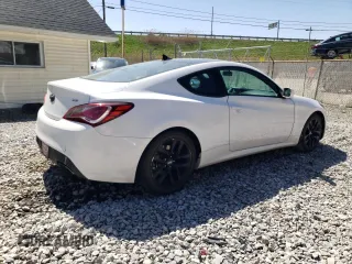 2013 Hyundai Genesis Coupe Premium z VIN KMHHT6KD5DU082282, wystawiony jako Copart lot #54749985 z przebiegiem 110 037 mil mil oraz Szkody całkowita. Historia ofert i sprzedaży dostępna na DreamBid. Obrazek 3.