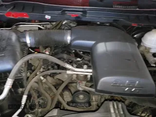 2020 Ram 1500 Tradesman z VIN 3C6RR7KG3LG131415, wystawiony jako Copart lot #66045635 z przebiegiem 51 840 mil mil oraz Czysty tytuł • Clean title. Historia ofert i sprzedaży dostępna na DreamBid. Obrazek 13.