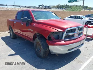 2010 Dodge 1500 SLT z VIN 1D7RB1CT8AS181177, wystawiony jako IAAI lot #42359526 z przebiegiem 183 333 mil mil oraz . Historia ofert i sprzedaży dostępna na DreamBid. Obrazek 1.