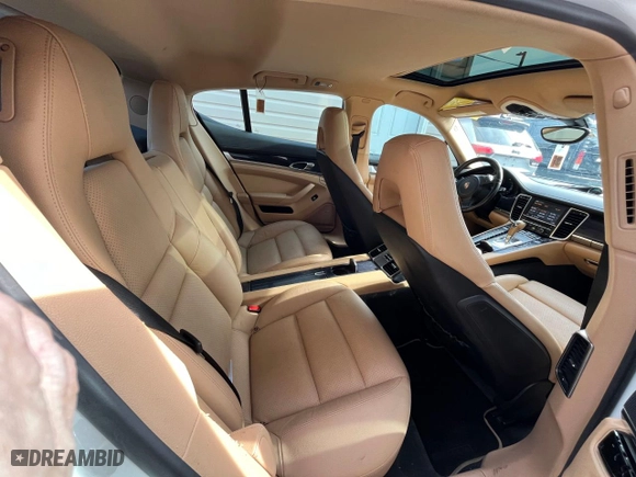 2013 Porsche Panamera with VIN WP0AA2A74DL016182, listed as a Copart auction lot 83971684 with 119,089 mi miles and Clean Title. Bid and sale history available at carsss.com. Image 6.