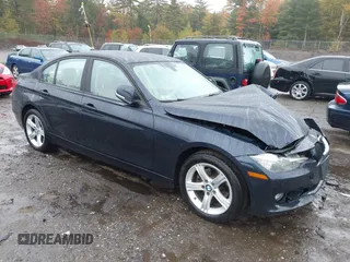 2015 BMW 3 Series 328i xDrive z VIN WBA3B5C56FP653246, wystawiony jako IAAI lot #40525268 z przebiegiem 83 329 mil mil oraz . Historia ofert i sprzedaży dostępna na DreamBid. Obrazek 1.