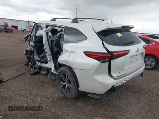 2021 Toyota Highlander L with VIN 5TDZZRAH7MS069048, listed as a IAAI auction lot 40980925 with Not provided miles and . Bid and sale history available at DreamBid. Image 3.