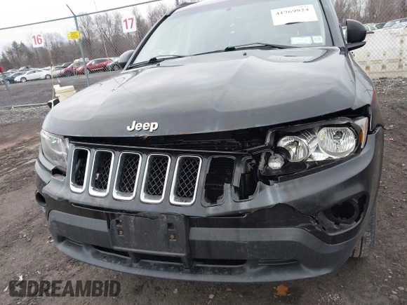 2016 Jeep Compass 75th Anniversary with VIN 1C4NJCBB9GD506531, listed as a IAAI auction lot 41769924 with 123,752 mi miles and . Bid and sale history available at DreamBid. Image 6.