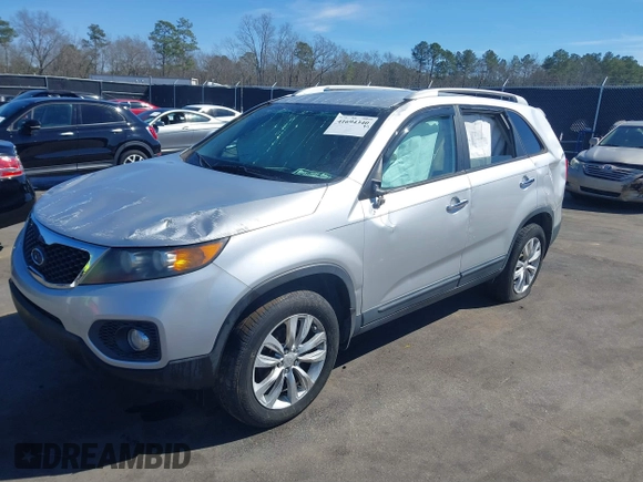 2011 Kia Sorento EX with VIN 5XYKU4A23BG164098, listed as a IAAI auction lot 41694340 with 136,361 mi miles. Bid and sale history available at carsss.com. Image 2.