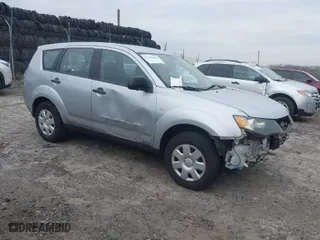 2008 Mitsubishi Outlander ES with VIN JA4LT21WX8Z006439, listed as a IAAI auction lot 41700028 with 131,654 mi miles. Bid and sale history available at carsss.com. Image 1.