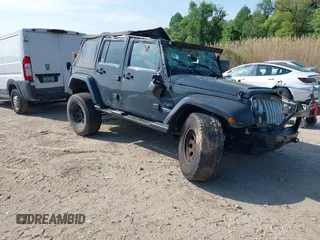 2017 Jeep Wrangler Unlimited Sahara z VIN 1C4BJWEG4HL522672, wystawiony jako IAAI lot #42154742 z przebiegiem 106 107 mil mil oraz . Historia ofert i sprzedaży dostępna na DreamBid. Obrazek 1.