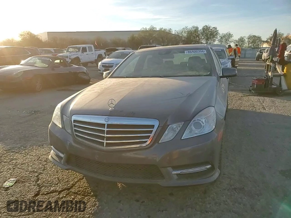 2012 Mercedes-Benz E 350 Luxury with VIN WDDHF2EB2CA545774, listed as a Copart auction lot 86400394 with 104,190 mi miles and Salvage title. Bid and sale history available at DreamBid. Image 11.
