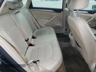 2015 Volkswagen Passat Limited Edition Edition z VIN 1VWAT7A3XFC122544, wystawiony jako Copart lot #55163774 z przebiegiem 125 774 mil mil oraz Szkoda całkowita • Salvage title. Historia ofert i sprzedaży dostępna na DreamBid. Obrazek 10.