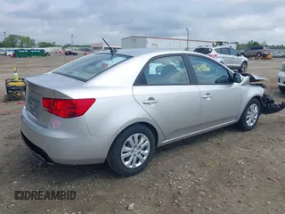 2010 Kia Forte EX z VIN KNAFU4A27A5834628, wystawiony jako IAAI lot #42123726 z przebiegiem 89 402 mil mil oraz . Historia ofert i sprzedaży dostępna na DreamBid. Obrazek 4.