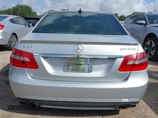 2011 Mercedes-Benz E 63 AMG с VIN WDDHF7HB8BA356599, выставлен на аукционе IAAI как лот 42674553 с пробегом 73 500 миль миль и . История ставок и продаж доступна на DreamBid. Изображение 15.