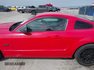 2006 Ford Mustang GT Deluxe with VIN 1ZVFT82H465211066, listed as a IAAI auction lot 41572368 with 84,389 mi miles. Bid and sale history available at carsss.com. Image 14.