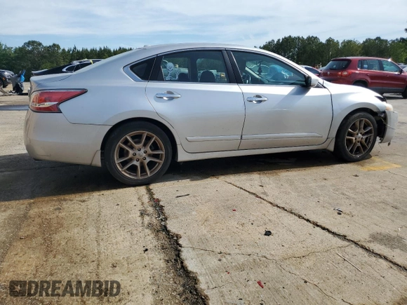 2014 Nissan Altima SV with VIN 1N4AL3AP4EC183357, listed as a Copart auction lot 56370165 with 260,743 mi miles and Salvage Title. Bid and sale history available at DreamBid. Image 3.