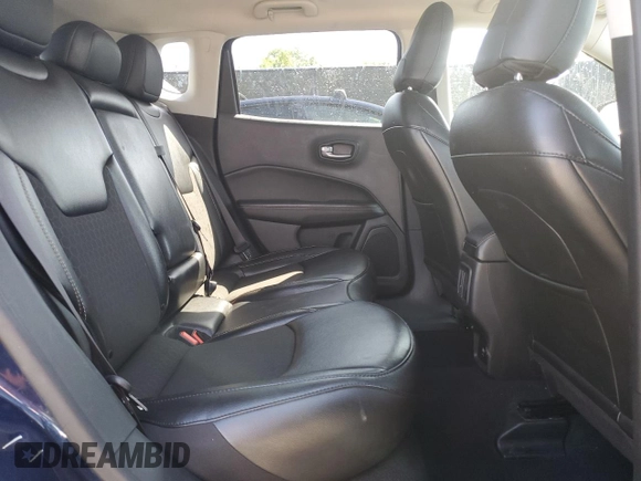 2020 Jeep Compass Latitude z VIN 3C4NJDBB2LT164611, wystawiony jako Copart lot #62141145 z przebiegiem 95 095 mil mil oraz Czysty tytuł • Clean title. Historia ofert i sprzedaży dostępna na DreamBid. Obrazek 11.