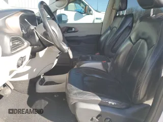 2017 Chrysler Pacifica Touring L with VIN 2C4RC1BG1HR519963, listed as a Copart auction lot 52800915 with 141,225 mi miles and Salvage Title. Bid and sale history available at DreamBid. Image 7.