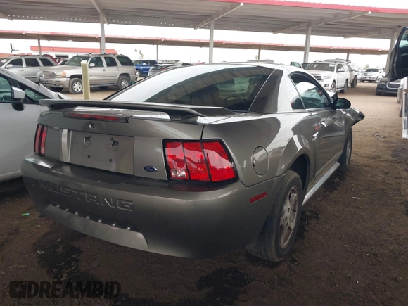 2002 Ford Mustang Standard z VIN 1FAFP40482F157569, wystawiony jako IAAI lot #42372535 z przebiegiem 76 944 mil mil oraz . Historia ofert i sprzedaży dostępna na DreamBid. Obrazek 4.