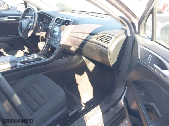 2018 Ford Fusion SE with VIN 3FA6P0HD1JR198091, listed as a IAAI auction lot 41407174 with 80,593 mi miles. Bid and sale history available at carsss.com. Image 5.