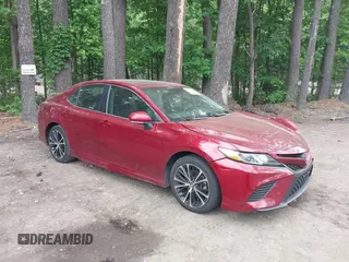 2018 Toyota Camry LE z VIN 4T1B11HK6JU564954, wystawiony jako IAAI lot #42247705 z przebiegiem 120 089 mil mil oraz . Historia ofert i sprzedaży dostępna na DreamBid. Obrazek 1.