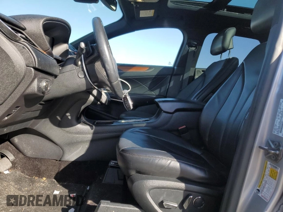 2017 Lincoln MKC Reserve with VIN 5LMCJ3D97HUL63106, listed as a Copart auction lot 49303905 with 78,457 mi miles and Salvage Title. Bid and sale history available at carsss.com. Image 7.