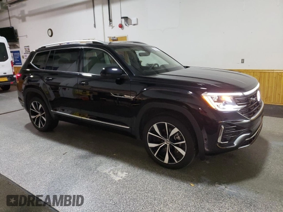 2024 Volkswagen Atlas SEL Premium R-Line with VIN 1V2FR2CA6RC506944, listed as a Copart auction lot 84018054 with 5,616 mi miles and Clean title. Bid and sale history available at DreamBid. Image 4.
