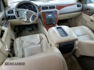 2012 Chevrolet Tahoe LTZ z VIN 1GNSCCE02CR259655, wystawiony jako Copart lot #55184505 z przebiegiem 199 189 mil mil oraz Szkoda całkowita • Salvage title. Historia ofert i sprzedaży dostępna na DreamBid. Obrazek 8.