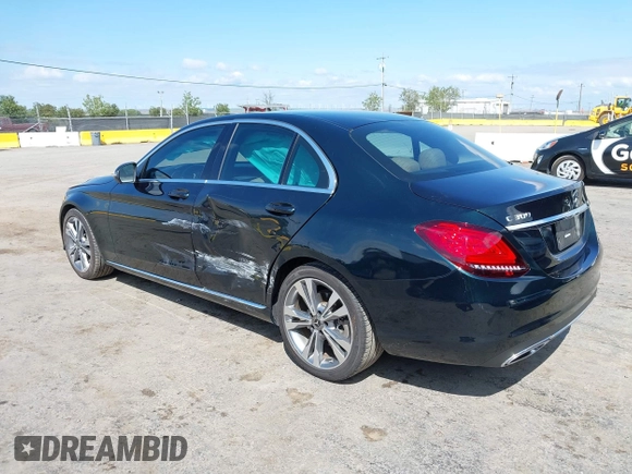 2019 Mercedes-Benz C 300 z VIN 55SWF8DB0KU307190, wystawiony jako IAAI lot #42064216 z przebiegiem 152 907 mil mil oraz . Historia ofert i sprzedaży dostępna na DreamBid. Obrazek 3.
