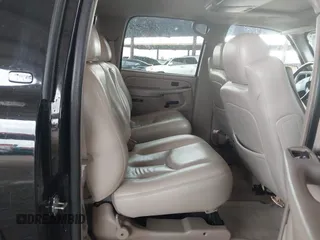 2005 Chevrolet Suburban LT with VIN 3GNEC16Z35G295761, listed as a IAAI auction lot 42168762 with 174,811 mi miles and . Bid and sale history available at DreamBid. Image 8.