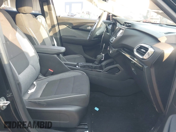 2022 Chevrolet TrailBlazer LT with VIN KL79MPSL7NB061589, listed as a IAAI auction lot 42049675 with 33,520 mi miles and . Bid and sale history available at DreamBid. Image 5.
