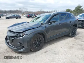 2024 Mazda CX-50 S Preferred z VIN 7MMVABBM1RN191684, wystawiony jako IAAI lot #41977557 z przebiegiem 6353 mil mil oraz . Historia ofert i sprzedaży dostępna na DreamBid. Obrazek 2.