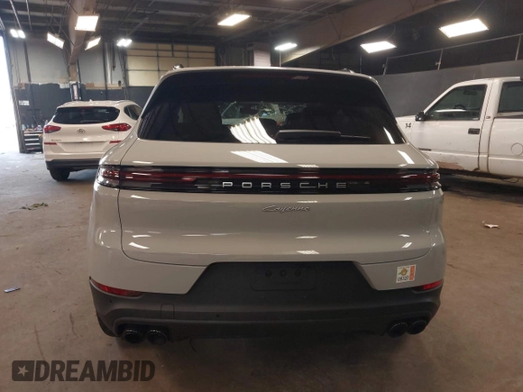 2025 Porsche Cayenne E-Hybrid Hybrid z VIN WP1AE2AY2SDA16359, wystawiony jako IAAI lot #41886547 z przebiegiem 2 828 mil mil oraz . Historia ofert i sprzedaży dostępna na DreamBid. Obrazek 17.