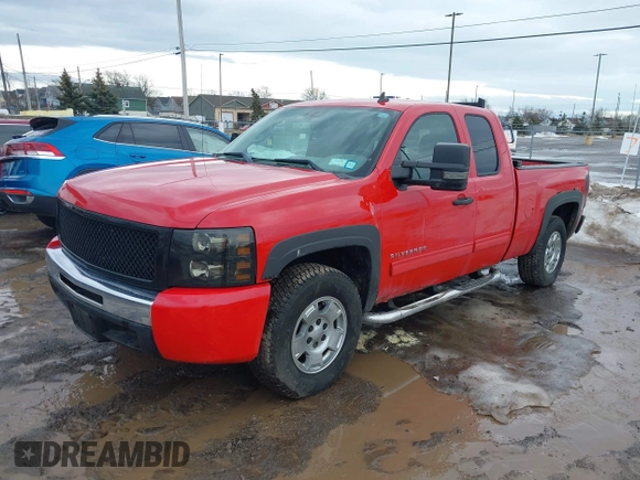 2010 Chevrolet Silverado 1500 LS with VIN 1GCSCREA1AZ189096, listed as a IAAI auction lot 41695479 with 207,680 mi miles. Bid and sale history available at carsss.com. Image 2.