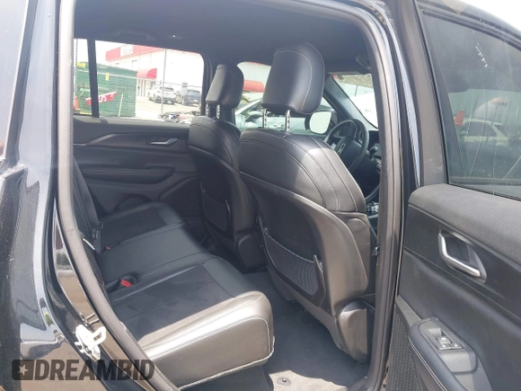 2023 Jeep Grand Cherokee Laredo z VIN 1C4RJGAG7PC648078, wystawiony jako IAAI lot #42474047 z przebiegiem 25 663 mil mil oraz . Historia ofert i sprzedaży dostępna na DreamBid. Obrazek 8.
