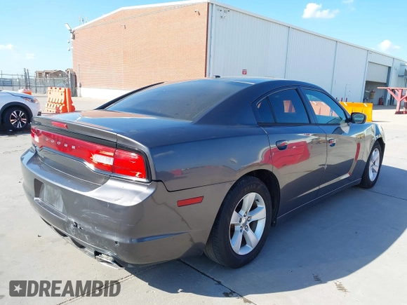 2013 Dodge Charger SE z VIN 2C3CDXBG5DH571669, wystawiony jako IAAI lot #42093056 z przebiegiem 181 157 mil mil oraz . Historia ofert i sprzedaży dostępna na DreamBid. Obrazek 4.