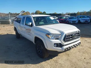 2021 Toyota Tacoma SR z VIN 3TYSZ5AN8MT018520, wystawiony jako IAAI lot #40937406 z przebiegiem 36 975 mil mil oraz . Historia ofert i sprzedaży dostępna na DreamBid. Obrazek 1.