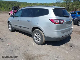 2015 Chevrolet Traverse LS with VIN 1GNKRFKD3FJ278483, listed as a IAAI auction lot 42007507 with 147,938 mi miles. Bid and sale history available at carsss.com. Image 3.