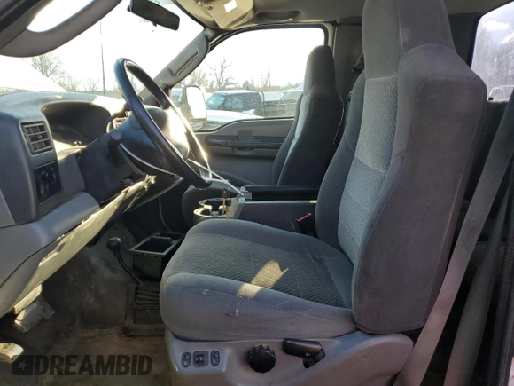 2003 Ford F-350 XL with VIN 1FTSX31P63EB62658, listed as a Copart auction lot 84054284 with 227,705 mi miles and Salvage Title. Bid and sale history available at DreamBid. Image 7.