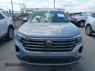 2024 Volkswagen Atlas SE z VIN 1V2WR2CA3RC567572, wystawiony jako IAAI lot #42042562 z przebiegiem 28 684 mil mil oraz . Historia ofert i sprzedaży dostępna na DreamBid. Obrazek 12.