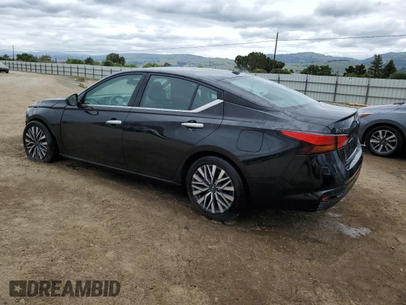 2024 Nissan Altima SV with VIN 1N4BL4DV6RN307031, listed as a Copart auction lot 54686785 with 30,324 mi miles and Clean Title. Bid and sale history available at DreamBid. Image 2.